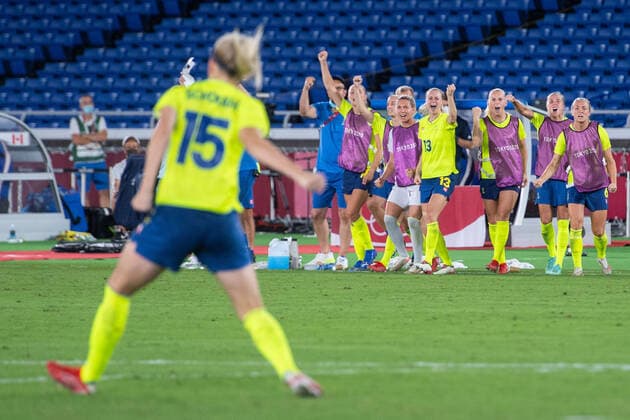 210806 Players of Sweden celebrates in the womens football final during day 14 of the Tokyo 2020 Olympic Games on August 6, 2021 in Tokyo Photo Daniel Stiller BILDBYRAN code DS DS0190 football football soccer football olympic games olympics os ol olympiska spel olympiske leker tokyo2020 tokyo 2020 tokyo os tokyo ol bbeng sweden sweden canada canada final jubel,  Copyright: DANIELxSTILLER BB210806DS043