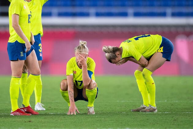 210806 Caroline Seger of Sweden looks dejected after the womens football final during day 14 of the Tokyo 2020 Olympic Games on August 6, 2021 in Tokyo Photo Daniel Stiller IMAGE BODY code DS DS0190 football football soccer football olympic games olympics os ol olympic games olympic games tokyo2020 tokyo 2020 tokyo os tokyo ol bbeng sweden sweden canada canada final depp,  Copyright: DANIELxSTILLER BB210806DS049