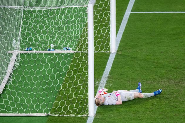 210806 Goalkeeper Hedvig Lindahl of Sweden looks dejected after the womens football final during day 14 of the Tokyo 2020 Olympic Games on August 6, 2021 in Tokyo Photo Joel Marklund IMAGE BODY code JM DS0190 football football soccer football olympic games olympics os ol olympiska spel olympiske toys tokyo2020 tokyo 2020 tokyo os tokyo ol bbeng sweden sweden canada canada final depp,  Copyright: JOELxMARKLUND BB210806JM079