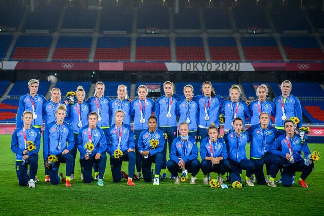 210807 Players of Sweden pose for a photo after the womens football final during day 14 of the Tokyo 2020 Olympic Games on August 6, 2021 in Tokyo Photo Carl Sandin BILDBYRAN code CS DS0190 football football soccer football olympic games olympics os ol olympiska spel olympiske toys tokyo2020 tokyo 2020 tokyo os tokyo ol bbeng sweden sweden canada canada final depp,  Copyright: CARLxSANDIN BB210807CS021