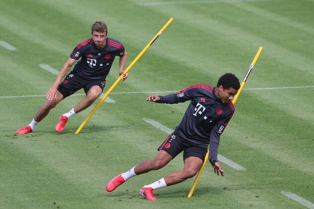 06 08 2021, FC Bayern training, Munich, football, sports, in the picture Thomas Mueller FCB and Malik Tillman FCB
