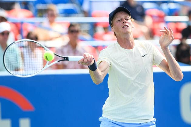 August 6, 2021, Washington, D.C, U.S: JANNIK SINNER hits a forehand during his match against Steve Johnson at the Rock Creek Tennis Center. Washington U.S. - ZUMAg196 20210806_zap_g196_013 Copyright: xKylexGustafsonx