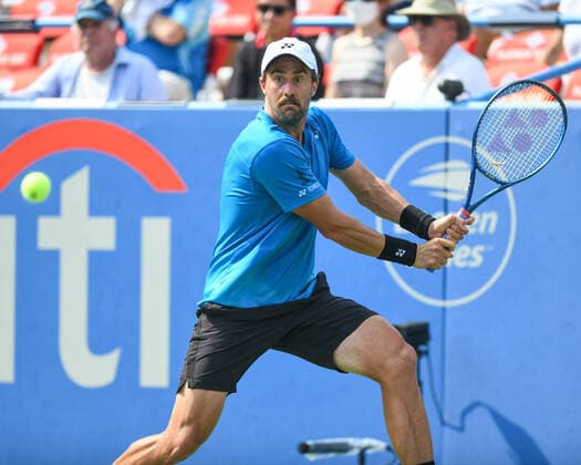 August 6, 2021, Washington, D.C, U.S: STEVE JOHNSON hits a backhand during his match against Jannik Sinner at the Rock Creek Tennis Center. Washington U.S. - ZUMAg196 20210806_zap_g196_016 Copyright: xKylexGustafsonx