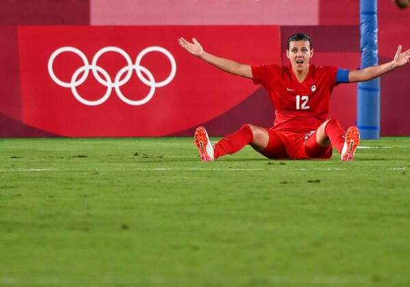 (210806) -- YOKOHAMA, Aug. 6, 2021 -- Christine Sinclair of Canada reacts during the women s football final between Sweden and Canada at the Tokyo 2020 Olympic Games, Olympische Spiele, Olympia, OS in Yokohama, Japan, Aug. 6, 2021. ) (TOKYO2020)JAPAN-YOKOHAMA-OLY-FOOTBALL-WOMEN S FINAL LuxYang 