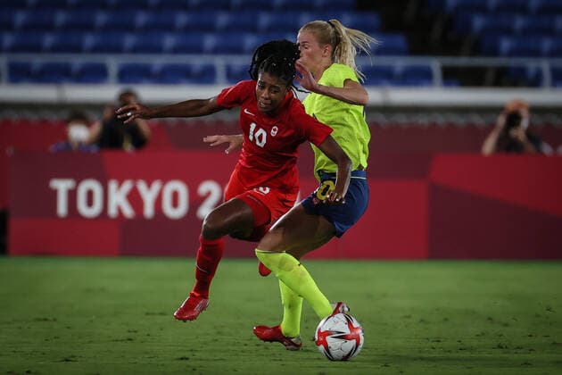 Canada v Sweden: Gold Medal Match Women s Football - Olympics: Day 14 (10) Sofia JAKOBSSON of Team Sweden competes for the ball with (10) Ashley LAWRENCE of Team Canada during the match between Sweden and Canada on day fourteenth of the Tokyo 2020 Olympic Games, Olympische Spiele, Olympia, OS at International Stadium Yokohama on August 06, 2021 in Yokohama, Kanagawa, Japan Yokohama Japan aref-notitle210806_nprLM  Copyright: xAymanxArefx