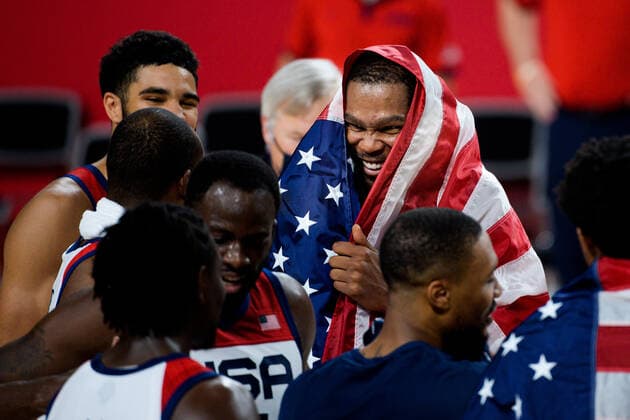 210807 Kevin Wayne Durant of USA celebrates after the men s basketball final between France and USA match during day 15 of the Tokyo 2020 Olympic Games on August 7, 2021 in Tokyo Photo Johanna Lundberg BILDBYRAN code JL JL0162 basketball basketball olympic games olympics os ol olympiska spel olympics tokyo2020 tokyo 2020 tokyo os tokyo ol bbeng france usa france cheers us gold gold gold,  Copyright: JOHANNAxLUNDBERG BB210807JL011