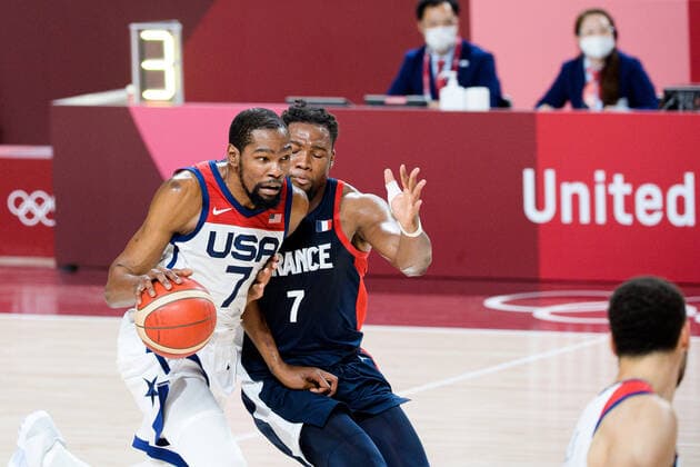 210807 Kevin Wayne Durant of USA and Guerschon Yabusele of Francein the men s basketball final between France and USA match during day 15 of the Tokyo 2020 Olympic Games on August 7, 2021 in Tokyo Photo Johanna Lundberg BILDBYRAN kod JL JL0162 basket basketball olympic games olympics os ol olympic games olympic games tokyo2020 tokyo 2020 tokyo os tokyo ol bbeng france usa france,  Copyright: JOHANNAxLUNDBERG BB210807JL032