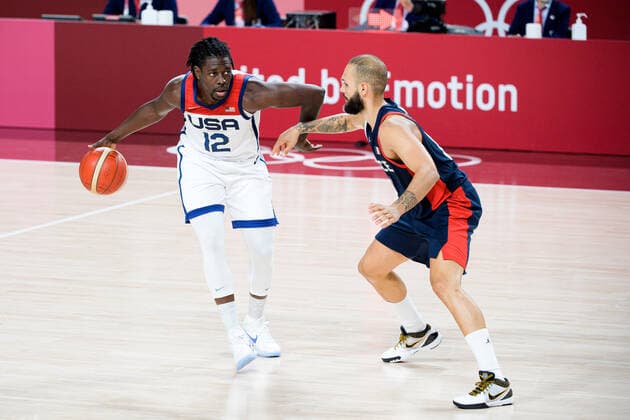 210807 Jrue Holiday of USA and Evan Fournier of France in the men s basketball final between France and USA match during day 15 of the Tokyo 2020 Olympic Games on August 7, 2021 in Tokyo Photo Johanna Lundberg BILDBYRAN kod JL JL0162 basket basketball olympic games olympics os ol olympics olympics olympics tokyo2020 tokyo 2020 tokyo os tokyo ol bbeng france usa france,  Copyright: JOHANNAxLUNDBERG BB210807JL038