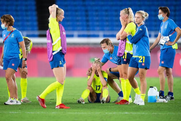 210806 Caroline Seger of Sweden looks dejected after the final in the womens football between Sweden and Canada during day 14 of the Tokyo 2020 Olympic Games on August 6, 2021 in Tokyo Photo Daniel Stiller BILDBYRAN kod DS DS0190 fotboll football soccer fotball olympic games olympics os ol olympic games olympic games tokyo2020 tokyo 2020 tokyo os tokyo ol bbeng sweden sweden canada canada final depp,  Copyright: DANIELxSTILLER BB210806DS062