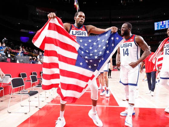 August 7, 2021, Tokyo, Kanto, Japan: Kevin Durant and Draymond Green celebrate their victory over France for the gold meda In Tokyo Olympics 2020 summer Games Tokyo Japan - ZUMAk13_ 20210807_zap_k13_002 Copyright: xPaulxKurodax