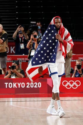August 7, 2021, Tokyo, Kanto, Japan: United States forward Kevin Durant (7) celebrates winning the gold medal against France in the men s basketball gold medal game during the Tokyo 2020 Olympic Summer Games at Saitama Super Arena. Tokyo Japan - ZUMAm117 20210807_zaf_m117_008 Copyright: xDavidxG.xMcintyrex