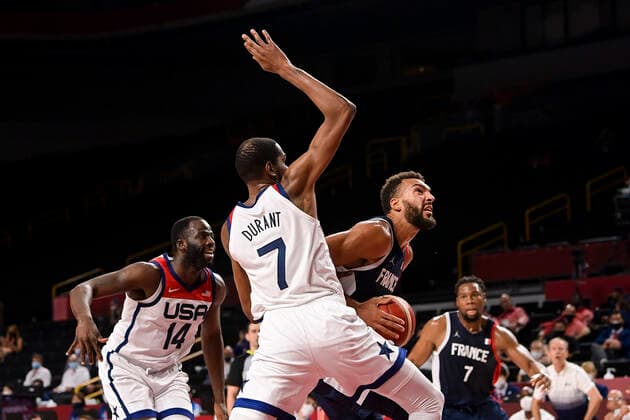 Rudy Gobert (Fra) vs Durant Kevin (USA) BASKETBALL : Finale France vs Etats Unis - Jeux Olympiques - Tokyo 2020 - 07 08 2021 JBAutissier Panoramic 