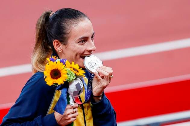 Colombia s Sandra Arenas jubilates on the podium after winning the silver medal in women s 20 km race walk during the Tokyo 2020 Olympic Games, Olympische Spiele, Olympia, OS at the Olympic Stadium in Tokyo, Japan, 07 August 2021. Women s 20 km race walk !ACHTUNG: NUR REDAKTIONELLE NUTZUNG!  Copyright: xJuanxIgnacioxRONCORONIx EVE9264 20210807-5aa2d872e0863ed3947232459d47343d1b9c5f84