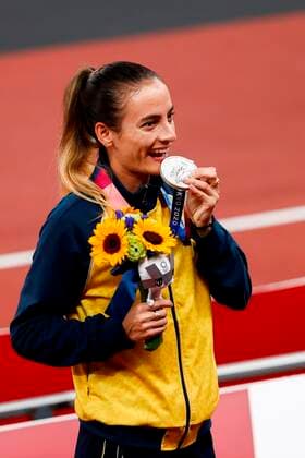 Colombia s Sandra Arenas jubilates on the podium after winning the silver medal in women s 20 km race walk during the Tokyo 2020 Olympic Games, Olympische Spiele, Olympia, OS at the Olympic Stadium in Tokyo, Japan, 07 August 2021. Women s 20 km race walk !ACHTUNG: NUR REDAKTIONELLE NUTZUNG!  Copyright: xJuanxIgnacioxRONCORONIx EVE9263 20210807-b1893d7142fc56c2d3c48befb2cfccae9a978acd