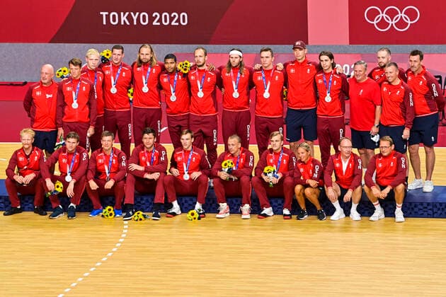 Deception des joueurs du Danemark sur le podium HANDBALL : Finale France vs Danemark - Jeux Olympiques - Tokyo 2020 - 07 08 2021 JBAutissier Panoramic 