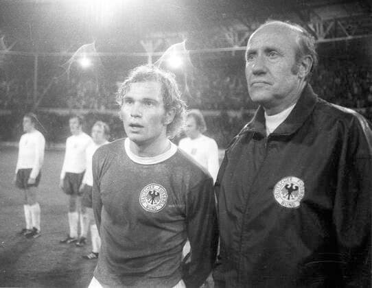 European Championship 1972 quarter-final first leg England Germany 1 3 29 04 1972 at Wembley Uli Hoeness and national coach Helmut Schön HM