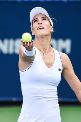 August 07, 2021: Bernarda Pera (USA) serves the ball during the WTA, Tennis Damen National Bank Open qualifying round match at IGA Stadium in Montreal, Quebec. CSM Montreal Canada - ZUMAc04_ 20210807_zaf_c04_023 Copyright: xDavidxKirouacx