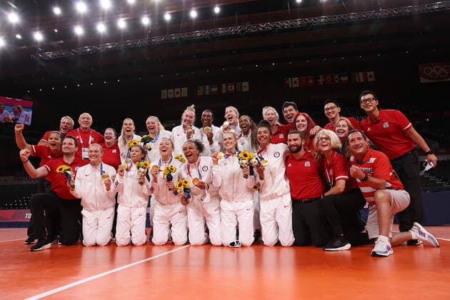 United States women s team group, Mannschaftsbild, Totale (USA), AUGUST 8, 2021 - Volleyball : Women s Medal Ceremony during the Tokyo 2020 Olympic Games, Olympische Spiele, Olympia, OS at the Ariake Arena in Tokyo, Japan. Noxthirdxpartyxsales  (166770194)