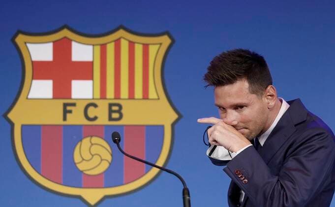 Argentine forward Lionel Messi gets emotional during a press conference, PK, Pressekonferenz to explain his version of the reasons for his departure from Barcelona FC in Barcelona, Spain, 08 Augut 2021. Messi addresses press conference !ACHTUNG: NUR REDAKTIONELLE NUTZUNG!  Copyright: xAndreuxDalmaux GRAF1093 20210808-e36b2dde7691ab9d7ff3926755677e74e8551c58