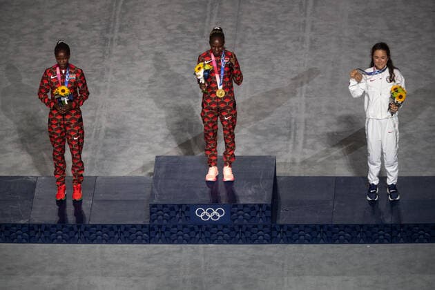 Tokyo 2020 in 2021, athletics, marathon, women, award ceremony, Peres Jepchirchir