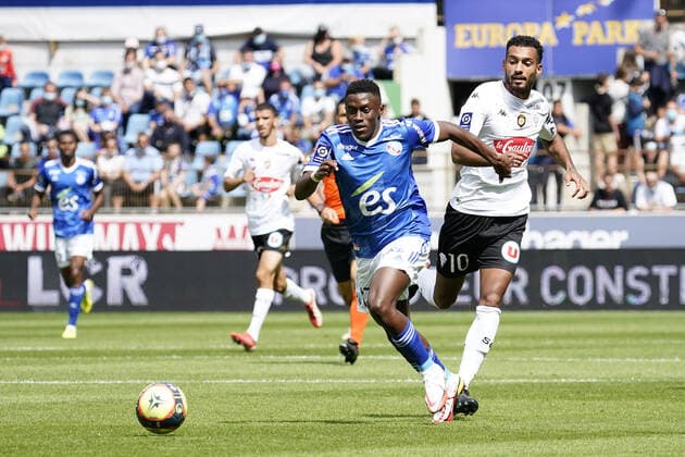 10 ANGELO FULGINI (SCO) - 17 JEAN RICNER BELLEGARDE (RCSA) FOOTBALL : Strasbourg vs Angers - Ligue 1 Uber Eats - 08 08 2021 FEP Panoramic 
