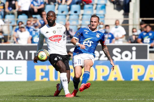 Dimitri Lienard (RC Strasbourg) Vs Bahoken (SCO Angers) FOOTBALL : RC Strabourg Vs SCO Angers - Ligue 1 - 08 08 2021 MichaelBaucher Panoramic 