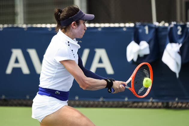 August 08, 2021: Christina McHale (USA) returns the ball during the WTA, Tennis Damen National Bank Open qualifying round match at IGA Stadium in Montreal, Quebec. CSM Montreal Canada - ZUMAc04_ 20210808_zaf_c04_011 Copyright: xDavidxKirouacx