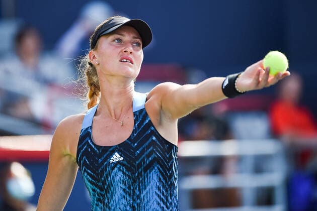 August 08, 2021: Kristina Mladenovic (FRA) serves the ball during the WTA, Tennis Damen National Bank Open qualifying round match at IGA Stadium in Montreal, Quebec. CSM Montreal Canada - ZUMAc04_ 20210808_zaf_c04_041 Copyright: xDavidxKirouacx