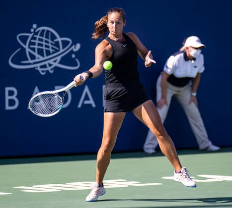 August 08, 2021 San Jose, CA USA Daria Kasatkina returns a shot during the Mubadala Silicon Valley Classic final between Daria Kasatkina(RUS) vs Danielle Collins(USA). Danielle won the final at San Jose State University San Jose Calif. CSM San Jose USA - ZUMAc04_ 20210808_zaf_c04_137 Copyright: xThurmanxJamesx