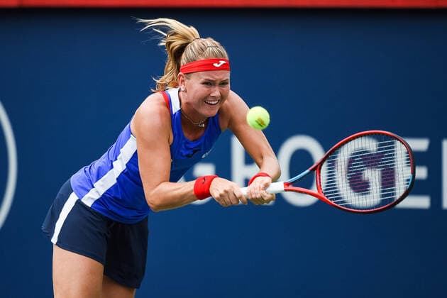 August 09, 2021: Marie Bouzkova (CZE) returns the ball during the WTA, Tennis Damen National Bank Open first round match at IGA Stadium in Montreal, Quebec. CSM Montreal Canada - ZUMAc04_ 20210809_zaf_c04_098 Copyright: xDavidxKirouacx