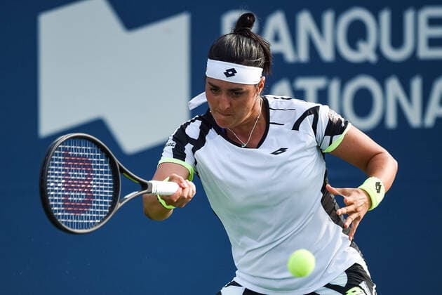 August 09, 2021: Ons Jabeur (TUN) returns the ball during the WTA, Tennis Damen National Bank Open first round match at IGA Stadium in Montreal, Quebec. CSM Montreal Canada - ZUMAc04_ 20210809_zaf_c04_106 Copyright: xDavidxKirouacx