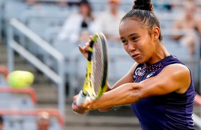 August 9, 2021, Montreal, PQ, Canada: Leylah Fernandez, of Canada, returns to Harriet Dart, of the United Kingdom, during National Bank Open women s tennis action in Montreal, Monday, Aug. 9, 2021. Canada News - August 9, 2021 - ZUMAc35_ 20210809_zaf_c35_154 Copyright: xPaulxChiassonx