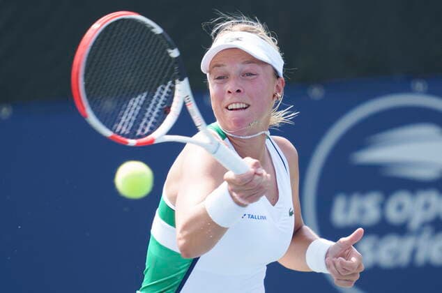 August 10, 2021, Montreal, PQ, Canada: Anett Kontaveit of Estonia returns to Jessica Pegula of the United States during first round of play at the National Bank Open tennis tournament Tuesday August 10, 2021 in Montreal. Anett Kontaveit  - ZUMAc35_ 20210810_zaf_c35_019 Copyright: xPaulxChiassonx