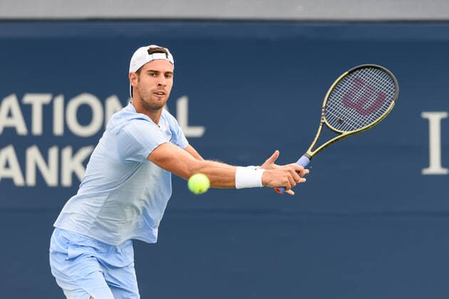 TORONTO, ON - AUGUST 10: Karen Khachanov (RUS) returns the ball during his National Bank Open tennis tournament first round game on August 10, 2021, at Aviva Centre in Toronto, ON, Canada. (Photo by Julian Avram Icon Sportswire) TENNIS: AUG 10 National Bank Open Icon2108100411