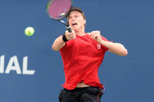 TORONTO, ON - AUGUST 10: Jenson Brooksby (USA) returns the ball during his National Bank Open tennis tournament first round game on August 10, 2021, at Aviva Centre in Toronto, ON, Canada. (Photo by Julian Avram Icon Sportswire) TENNIS: AUG 10 National Bank Open Icon2108100589