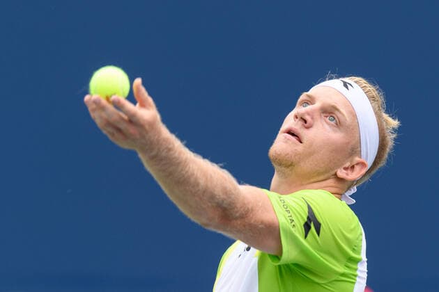 TORONTO, ON - AUGUST 10: Alejandro Davidovich Fokina (ESP) serves the ball during his National Bank Open tennis tournament first round game on August 10, 2021, at Aviva Centre in Toronto, ON, Canada. (Photo by Julian Avram Icon Sportswire) TENNIS: AUG 10 National Bank Open Icon2108100685