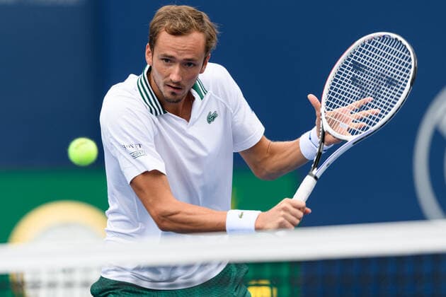 TORONTO, ON - AUGUST 10: Daniil Medvedev (RUS) returns the ball during his National Bank Open tennis tournament first round game on August 10, 2021, at Aviva Centre in Toronto, ON, Canada. (Photo by Julian Avram Icon Sportswire) TENNIS: AUG 10 National Bank Open Icon2108100713