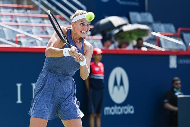 MONTREAL, QC - AUGUST 10: Petra Kvitova (CZE) returns the ball during the second round WTA, Tennis Damen National Bank Open match on August 10, 2021 at IGA Stadium in Montreal, QC (Photo by David Kirouac Icon Sportswire) TENNIS: AUG 10 National Bank Open Icon210810070
