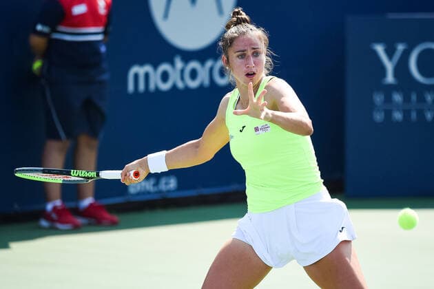 MONTREAL, QC - AUGUST 10: Sara Sorribes Tormo (ESP) returns the ball during the first round WTA, Tennis Damen National Bank Open match on August 10, 2021 at IGA Stadium in Montreal, QC (Photo by David Kirouac Icon Sportswire) TENNIS: AUG 10 National Bank Open Icon210810073