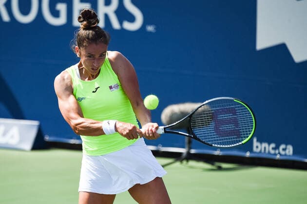 MONTREAL, QC - AUGUST 10: Sara Sorribes Tormo (ESP) returns the ball during the first round WTA, Tennis Damen National Bank Open match on August 10, 2021 at IGA Stadium in Montreal, QC (Photo by David Kirouac Icon Sportswire) TENNIS: AUG 10 National Bank Open Icon210810081