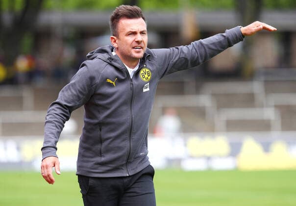 Saturday 31 07 2021, season 2021 22, 2 matchday of the 3 Liga at Stadion Rote Erde, BVB 09 Borussia Dortmund II SV Waldhof Mannheim, head coach Enrico Maassen also Maassen, coach, BVB II pushes his team forward