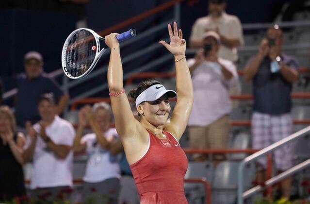 Sport Bilder des Tages August 10, 2021, Montreal, PQ, Canada: Canada s Bianca Andreescu celebrates her victory following second round National Bank Open women s tennis tournament action against Harriet Dart, of the United Kingdom, in Montreal, Tuesday, Aug. 10, 2021. Bianca Andreescu  - ZUMAc35_ 20210810_zaf_c35_155 Copyright: xPaulxChiassonx