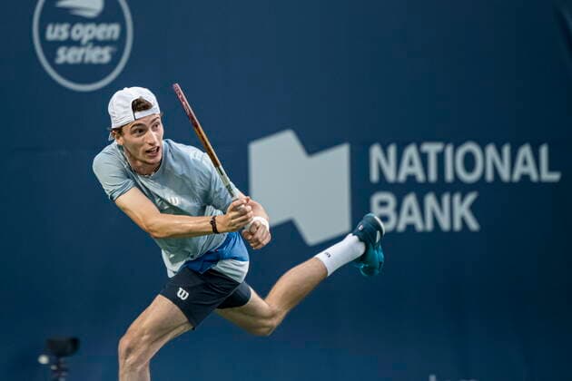 Sport Bilder des Tages August 10, 2021, Toronto, on, Canada: FranceÃ¢â‚¬â ¢s Ugo Humbert returns the ball to GreeceÃ¢â‚¬â ¢s Stefanos Tsitsipas during National Bank Open men s tennis action, in Toronto, Tuesday, Aug. 10, 2021. Canada News - August 10, 2021  - ZUMAc35_ 20210810_zaf_c35_168 Copyright: xChristopherxKatsarovx