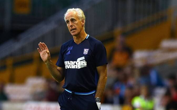 Fußball, Trainerhistorie Wolverhampton Wanderers von 1877 bis heute Mandatory Credit: Photo by Kieran Mcmanus BPI Shutterstock (5830180l) Ipswich Town manager Mick McCarthy gestures on the touchline during the Sky Bet Championship match between Wolverhampton Wanderers and Ipswich Town played at Molineux, Wolverhampton on 16th August 2016 Football - Sky Bet Championship 2016 17 Wolverhampton Wanderers v Ipswich Town Molineux Stadium, Waterloo Rd, Wolverhampton, United Kingdom - 16 Aug 2016 EDITORIAL USE ONLY No use with unauthorised audio, video, data, fixture lists, club league logos or live services. Online in-match use limited to 75 images, no video emulation. No use in betting, games or single club league player publications. Football - Sky Bet Championship 2016 17 Wolverhampton Wanderers v Ipswich Town Molineux Stadium, Waterloo Rd, Wolverhampton, United Kingdom - 16 Aug 2016 EDITORIAL USE ONLY No use with unauthorised audio, video, data, fixture lists, club league logos or live services. Online in-match use limited to 75 images, no video emulation. No use in betting, games or single club league player publications. Copyright: xKieranxMcmanus BPI Shutterstockx 5830180l