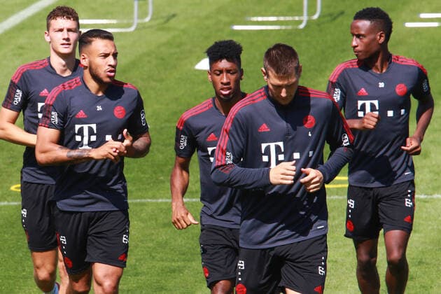 f l 5 Benjamin Pavard, 24 Corentin Tolisso, 11 Kingsley Coman, 4 Niklas Suele, 20 Bouna Sarr, run, run training, warm up Football 1 Bundesliga FC Bayern Munich training at Saebenerstrasse on 10 08 2021 PHOTO Mladen Lackovic LakoPress