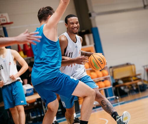 Training Medipolis SC Jena BARMER 2 Basketball Bundesliga ProA season 2021 2022 on 11 8 2021 right Rayshawn Simmons Jena on the ball Sparkassen Arena Jena training hall