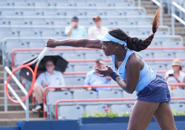 August 11, 2021, Montreal, PQ, Canada: Sloane Stephens, of the Unites States, serves to Aryna Sabalemka, of Belarus, during second round National Bank Open women s tennis tournament action, in Montreal, Wednesday, Aug. 11, 2021. Sloane Stephens  - ZUMAc35_ 20210811_zaf_c35_105 Copyright: xPaulxChiassonx