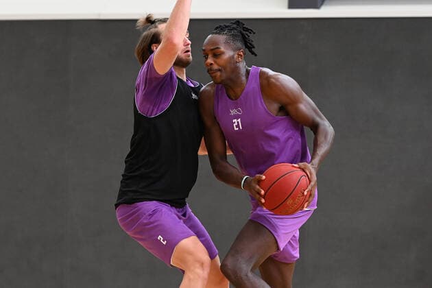 BG Göttingen training kickoff 11 08 2021, Basketball Bundesliga easyCredit BBL, 2021 2022 season, BG Göttingen James Dickey r v Jake Toolson Göttingen Lower Saxony Germany