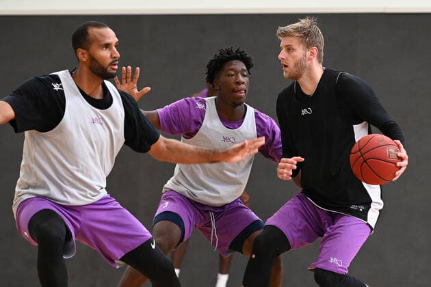 BG Göttingen training kickoff 11 08 2021, Basketball Bundesliga easyCredit BBL, 2021 2022 season, BG Göttingen Matthis Mönninghoff r against Akeem Vargas l and Zack Bryant Göttingen Lower Saxony Germany.
