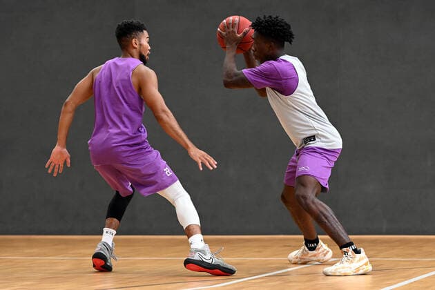 BG Göttingen training kickoff 11 08 2021, Basketball Bundesliga easyCredit BBL, 2021 2022 season, BG Göttingen Zack Bryant r vs Stephen Brown Göttingen Lower Saxony Germany